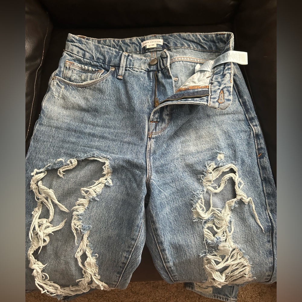 Good American ripped jeans size 2/26